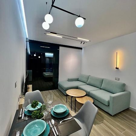 Deluxe Apartment Bllok Tirana Exterior photo