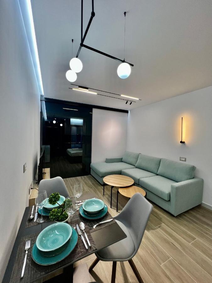 Deluxe Apartment Bllok Tirana Exterior photo