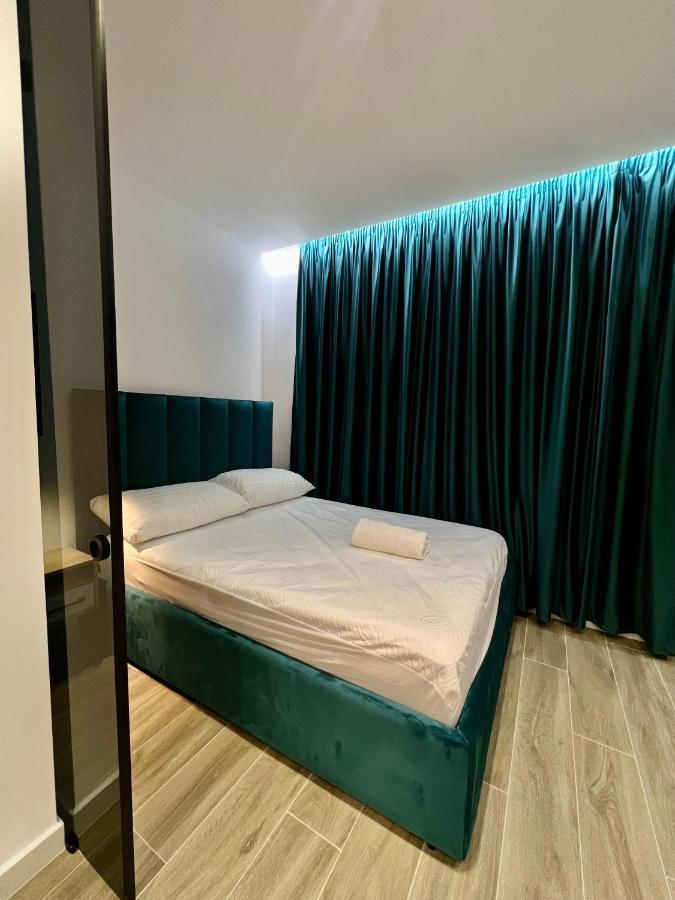 Deluxe Apartment Bllok Tirana Exterior photo