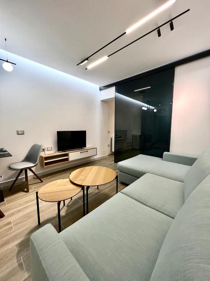 Deluxe Apartment Bllok Tirana Exterior photo